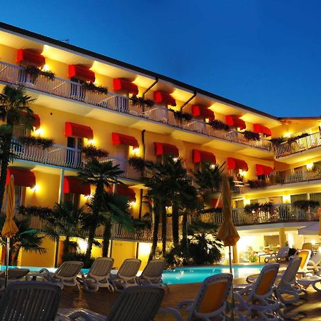 Hotel Capri Bardolino 3S Exterior photo
